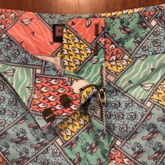 Vineyard vines patchwork shorts-size 12 - Picture 5 of 6